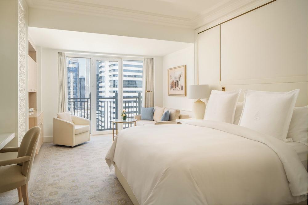 Four Seasons Hotel Doha Room Type - Deluxe Room, 1 King Bed, City View Four Seasons Hotel Doha Room Type - Deluxe Room, 1 King Bed, City View