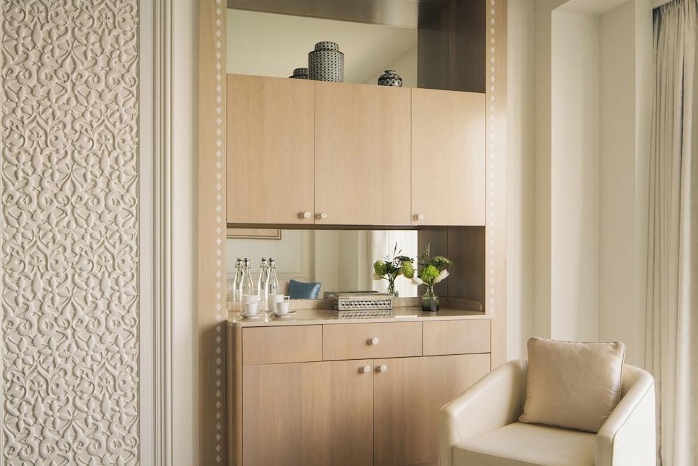 Four Seasons Hotel Doha Room Type - Premier Room, 2 Twin Beds (Euro)