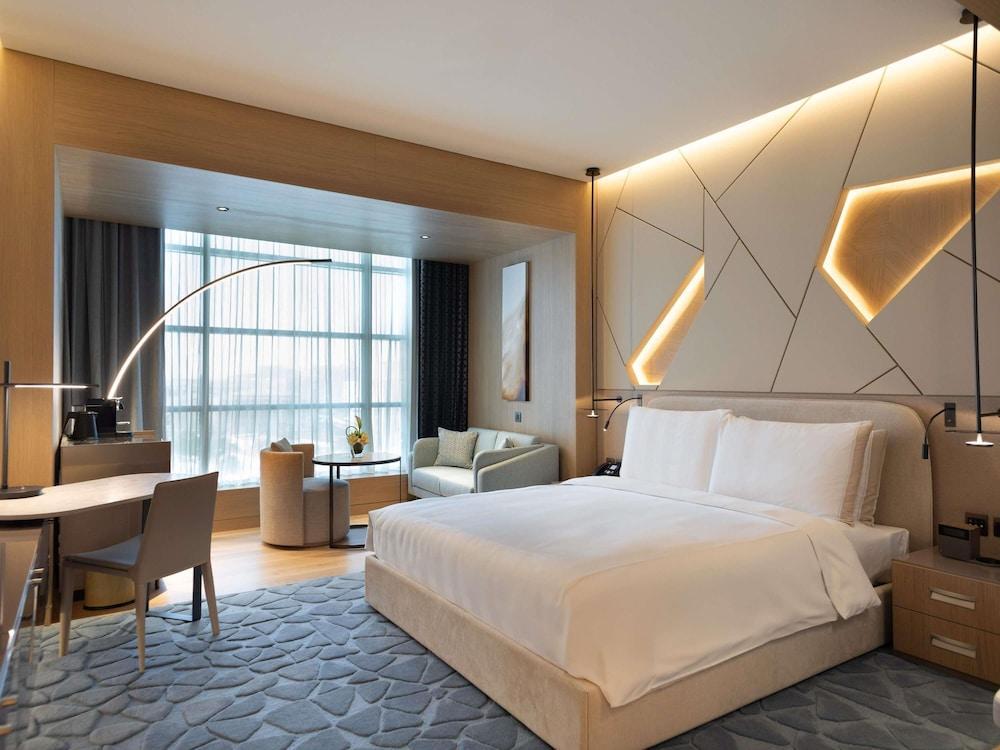 La Cigale Hotel Managed by Accor Room Type - Premium Room, 1 King Bed, City View