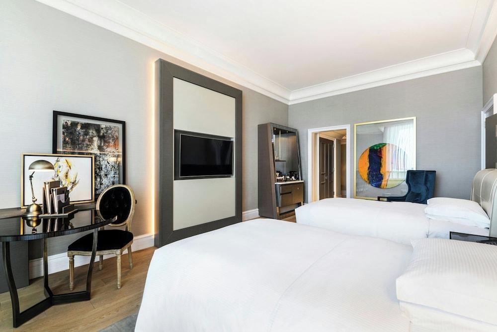 The Ritz-Carlton, Doha Room Type - Club Room, 2 Twin Beds, Club Lounge Access