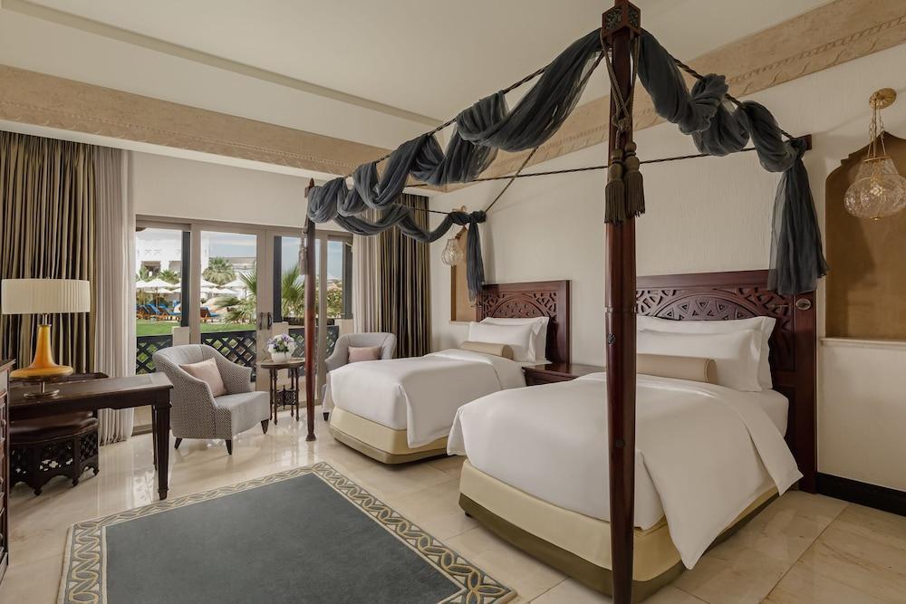 Sharq Village & Spa, a Ritz-Carlton Hotel Room Type - Deluxe Room, 2 Twin Beds, Pool View Sharq Village & Spa, a Ritz-Carlton Hotel Room Type - Deluxe Room, 2 Twin Beds, Pool View