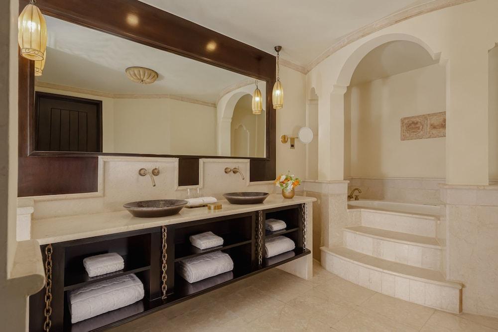 Sharq Village & Spa, a Ritz-Carlton Hotel - Tap to explore photos