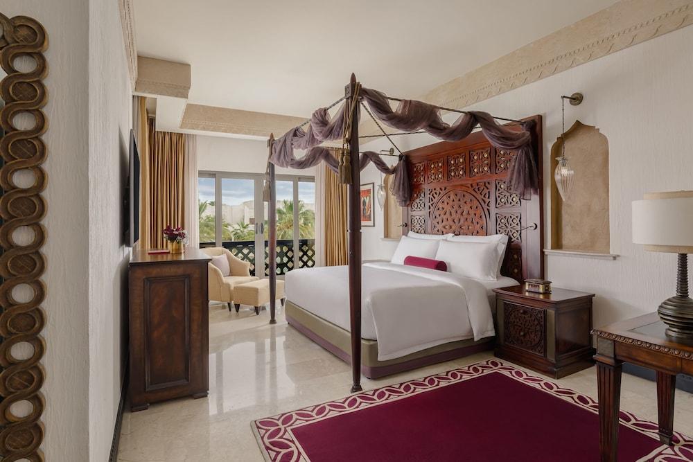 Sharq Village & Spa, a Ritz-Carlton Hotel - Tap to explore photos