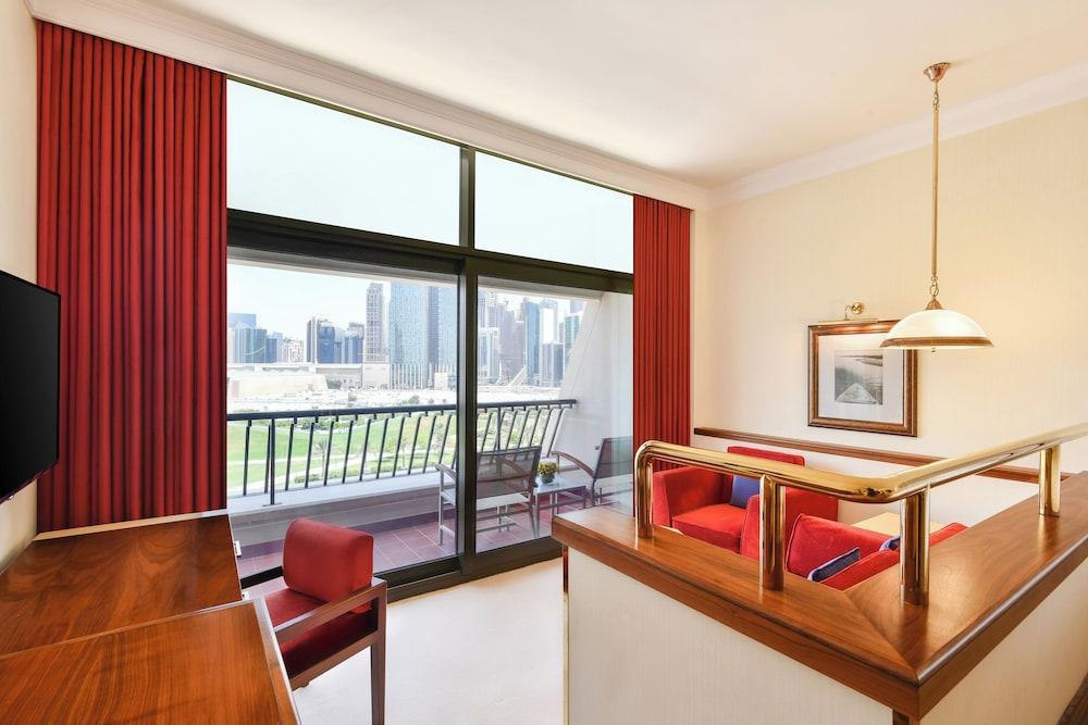 Sheraton Grand Doha Resort & Convention Hotel Room Type - Deluxe Room, 2 Twin Beds, Balcony (View)