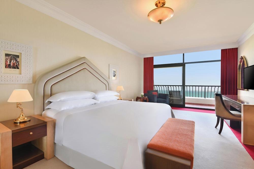 Sheraton Grand Doha Resort & Convention Hotel Room Type - Executive Suite, 2 Bedrooms, Smoking, Sea View (Balcony, Corner)
