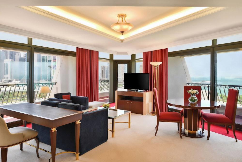 Sheraton Grand Doha Resort & Convention Hotel Room Type - Junior Suite, 1 Bedroom, Balcony