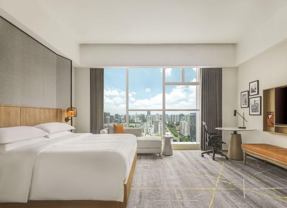 Sheraton Guangzhou Hotel Room Type - Deluxe Room, 1 King Bed