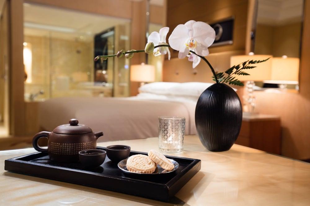 Guangzhou Marriott Hotel Tianhe - Tap to explore photos