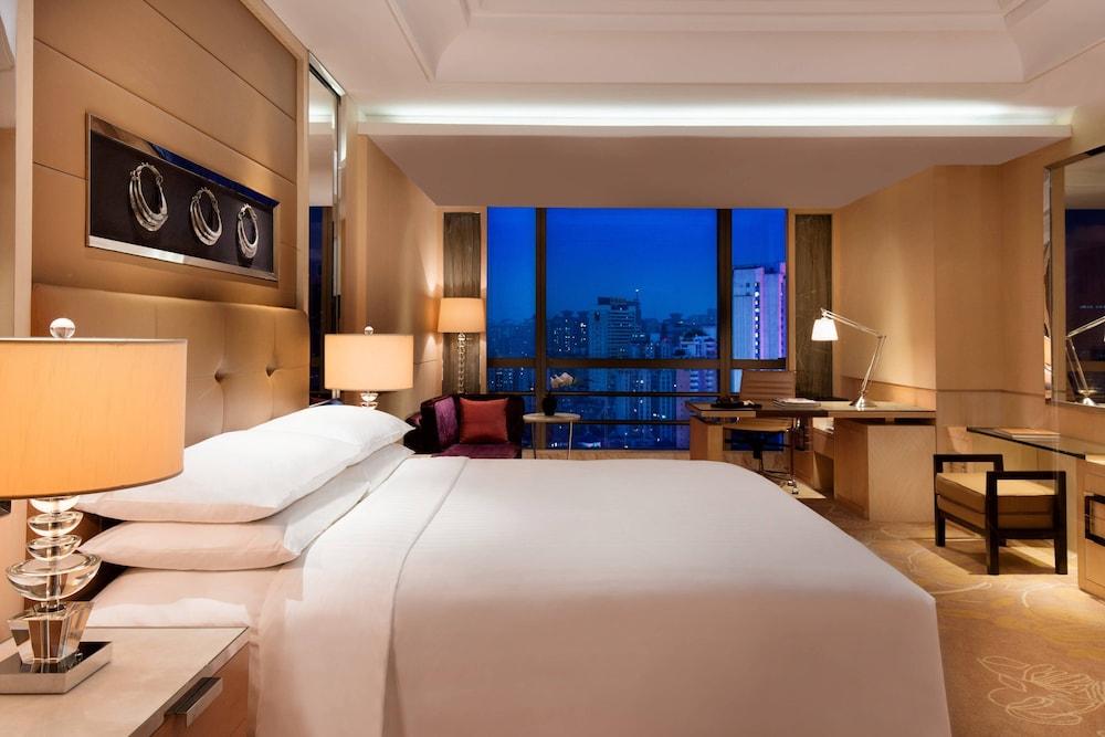 Guangzhou Marriott Hotel Tianhe Room Type - Club Room, 1 King Bed, Smoking