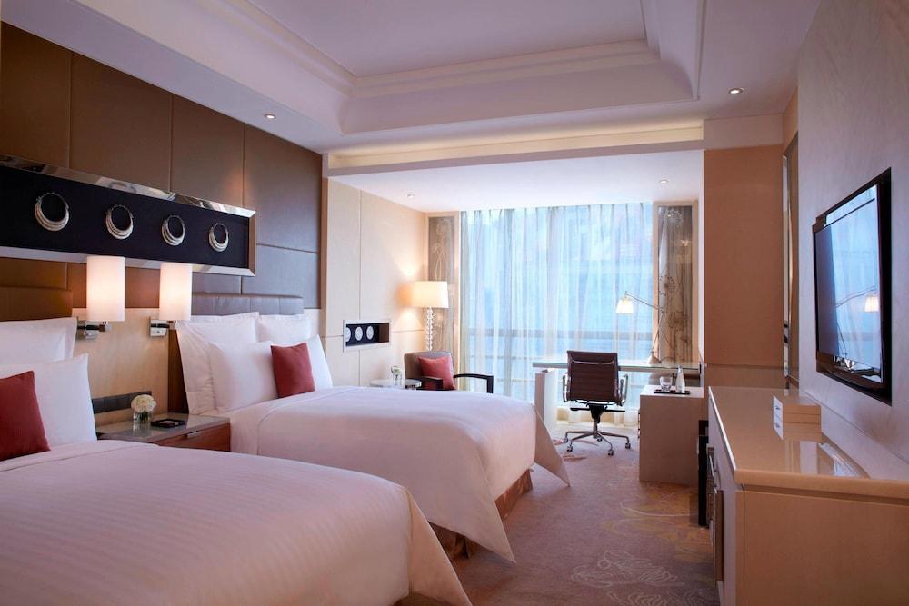 Guangzhou Marriott Hotel Tianhe Room Type - Club Room, 2 Double Beds, Smoking, City View Guangzhou Marriott Hotel Tianhe Room Type - Club Room, 2 Double Beds, Smoking, City View