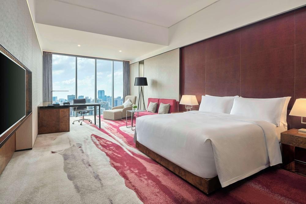 Hilton Guangzhou Tianhe Room Type - Deluxe Room, 1 King Bed