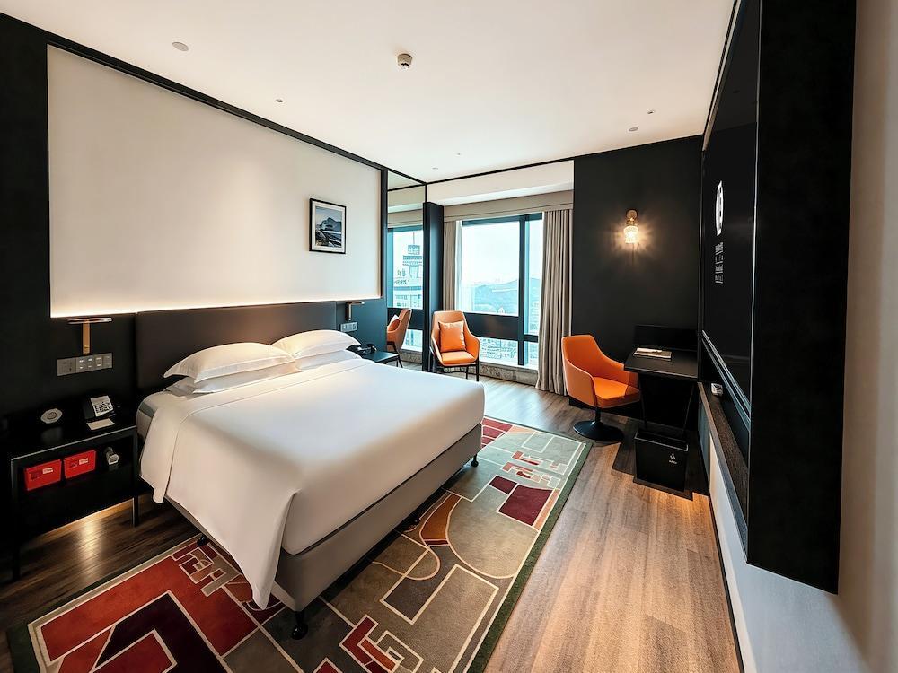 Asia International Hotel Guangzhou Room Type - Executive Double Room