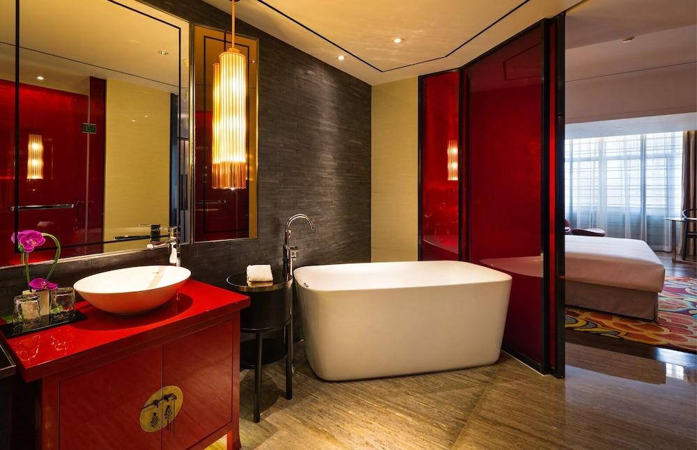 Baiyun Hotel Guangzhou Room Type - Deluxe VIP Double Room