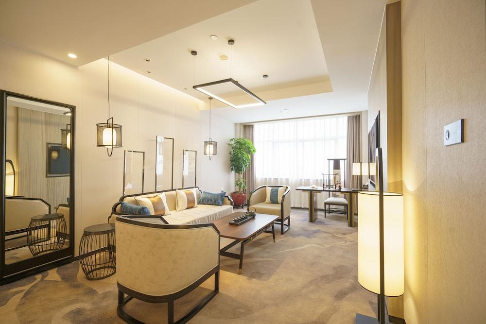 Baiyun Hotel Guangzhou Room Type - Executive Suite