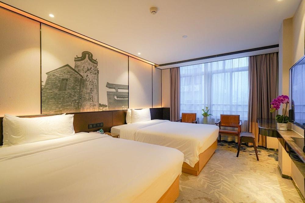 Baiyun City Hotel Room Type - Deluxe Family Room