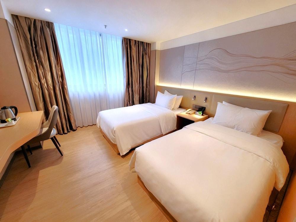 Baiyun City Hotel Room Type - Business Double or Twin Room