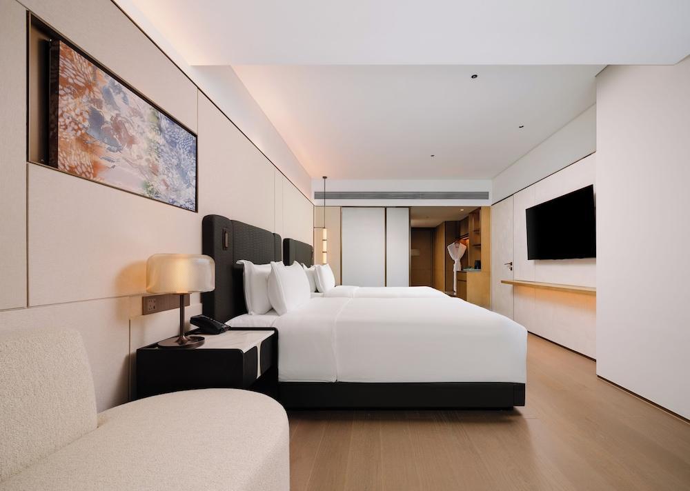 Canton Hotel Guangzhou, Tapestry Collection by Hilton Room Type - Deluxe Room, 2 Twin Beds