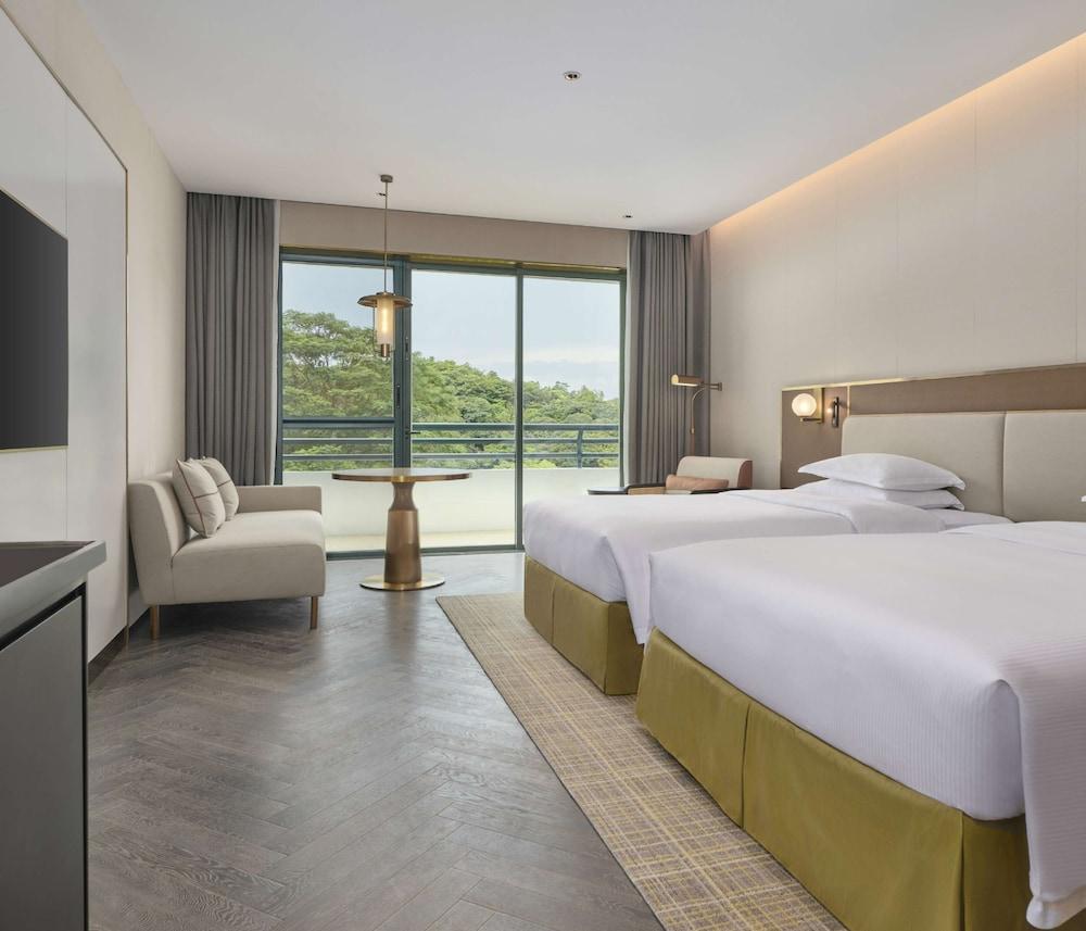 Hilton Guangzhou Science City Room Type - Executive Room, 2 Twin Beds, Balcony
