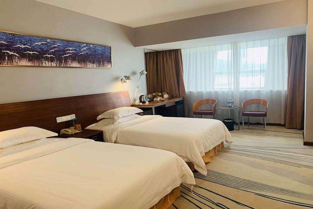 Days Inn Guangzhou Room Type - Superior Twin Room, 2 Twin Beds, Smoking