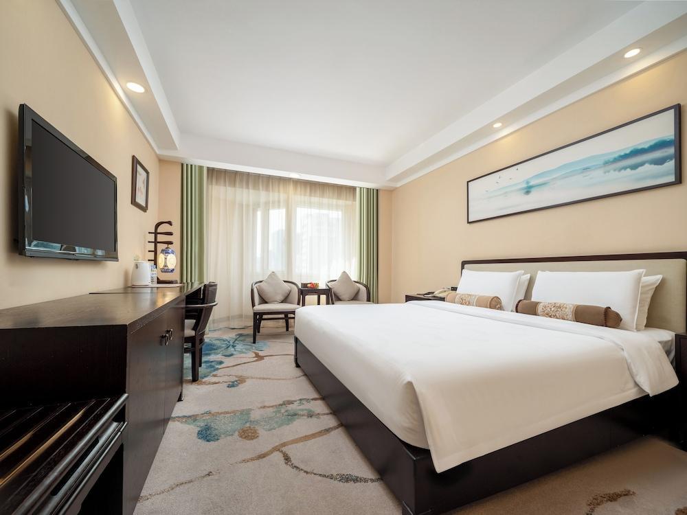 Guangdong Hotel Room Type - Comfort Room, 1 Queen Bed