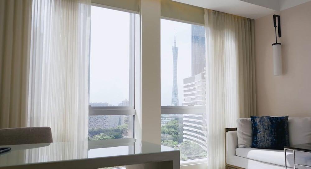 Grand Hyatt Guangzhou Room Type - Room, 1 King Bed, Tower