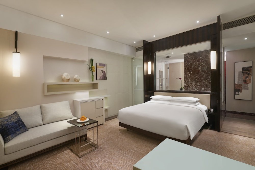 Grand Hyatt Guangzhou Room Type - FAMILY ROOM, 1 KING BED + 2 TWIN BEDS