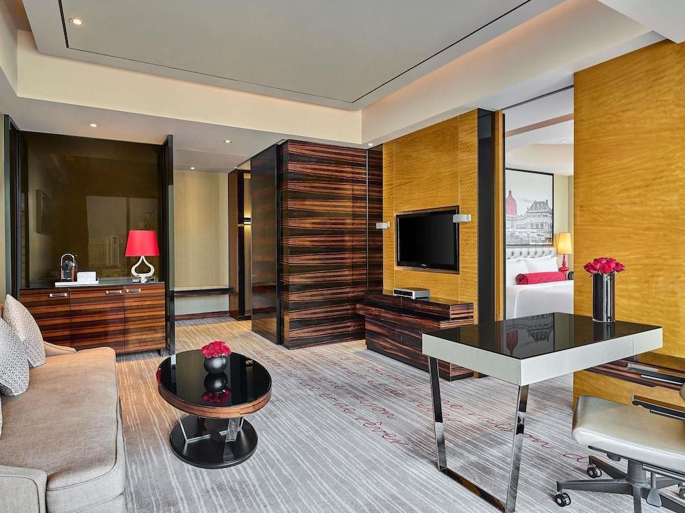 Sofitel Guangzhou Sunrich Room Type - Junior Suite, 1 King Bed