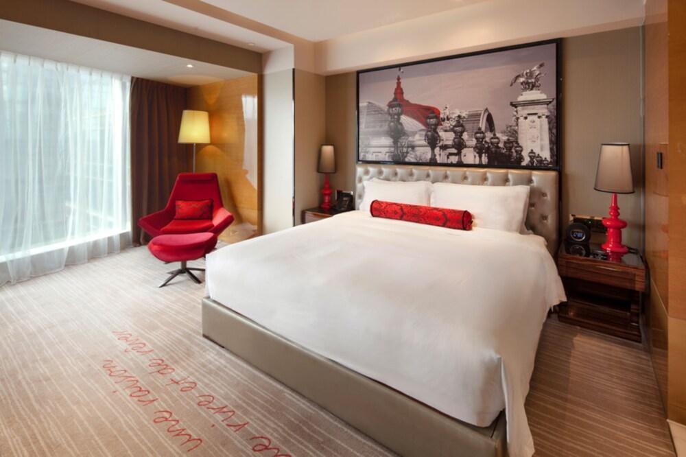 Sofitel Guangzhou Sunrich Room Type - Luxury Room, 1 King Bed, Club Lounge Access Sofitel Guangzhou Sunrich Room Type - Luxury Room, 1 King Bed, Club Lounge Access