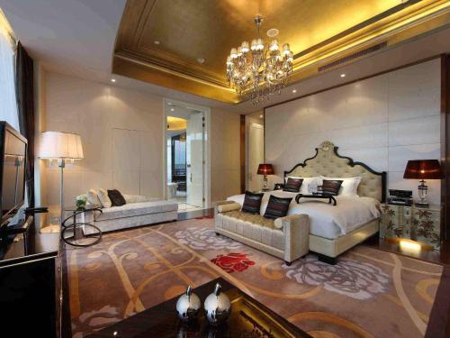 Sofitel Guangzhou Sunrich - Tap to explore photos