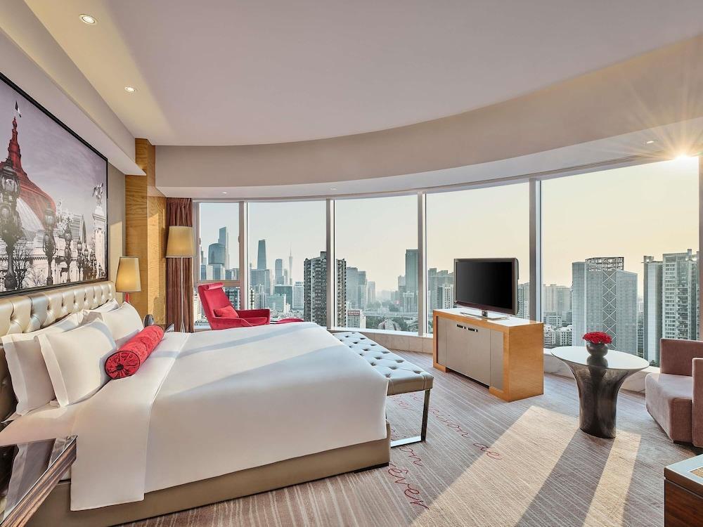Sofitel Guangzhou Sunrich Room Type - Luxury Room, 1 King Bed