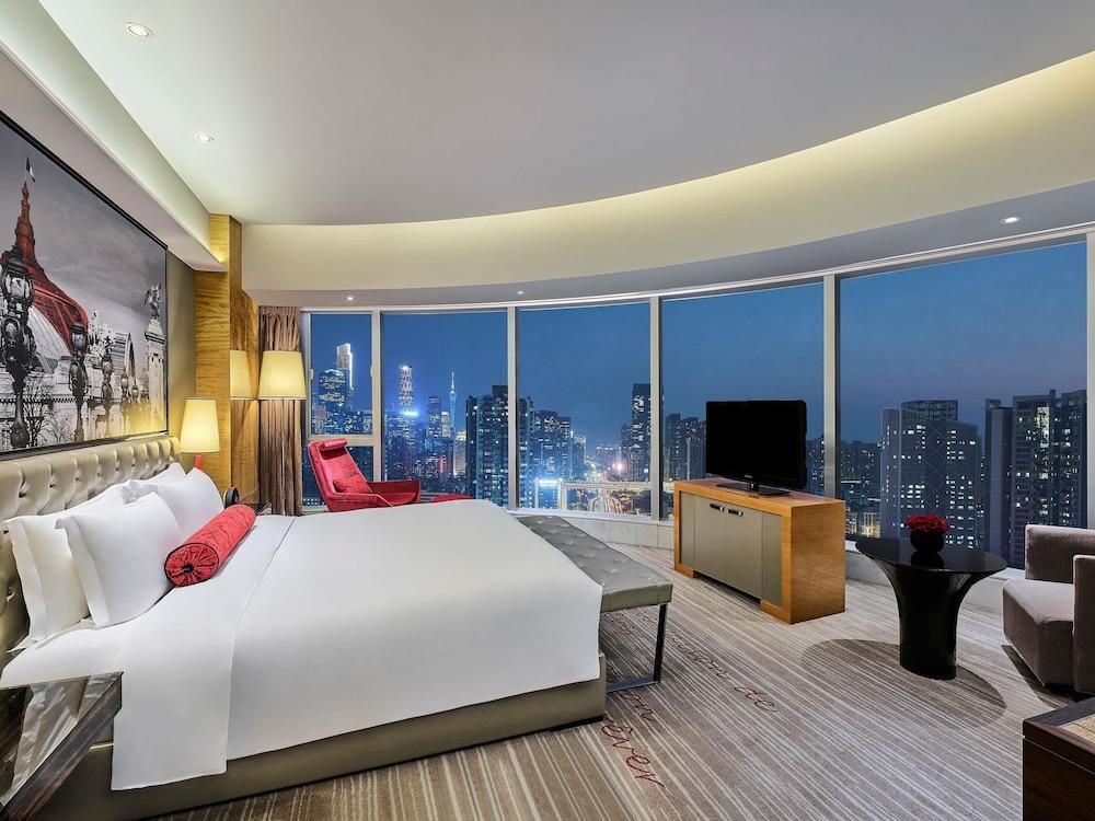 Sofitel Guangzhou Sunrich Room Type - Luxury Room, 1 King Bed