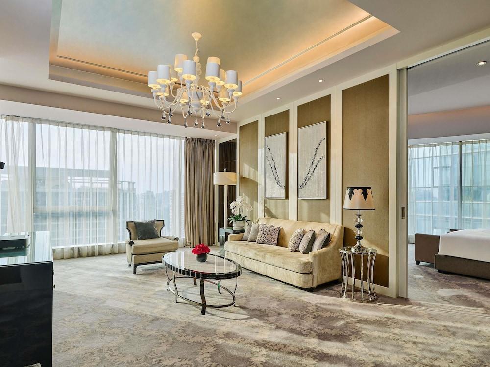 Sofitel Guangzhou Sunrich Room Type - Suite, 1 King Bed (Opera)