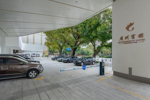 Guangzhou Hotel - Canton Fair Free Shuttle Bus - Tap to explore photos
