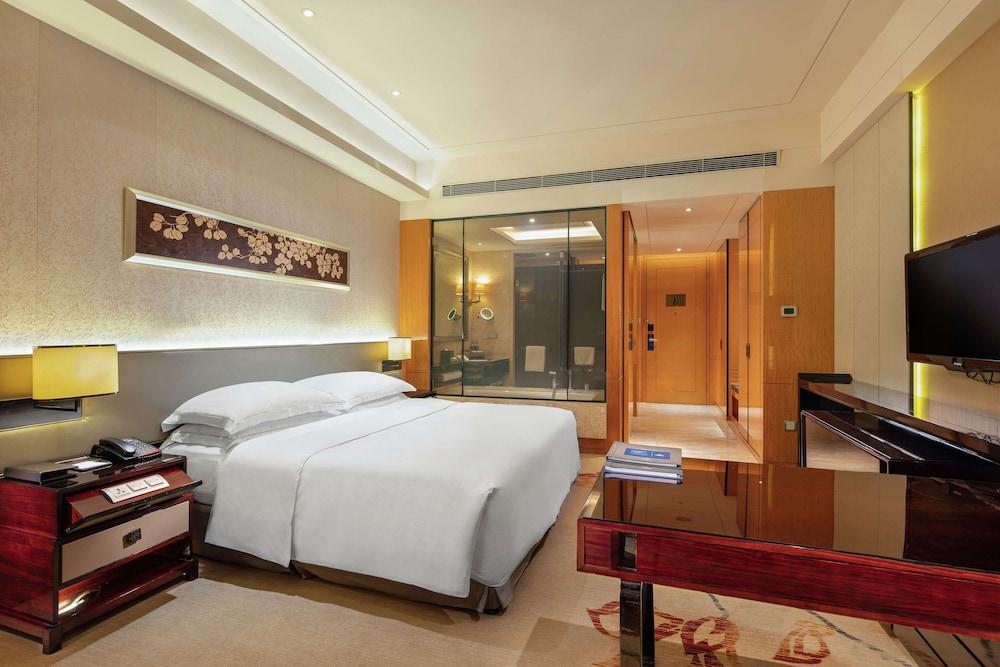 Hilton Guangzhou Baiyun Room Type - Executive Room, 1 King Bed, Club Lounge Access