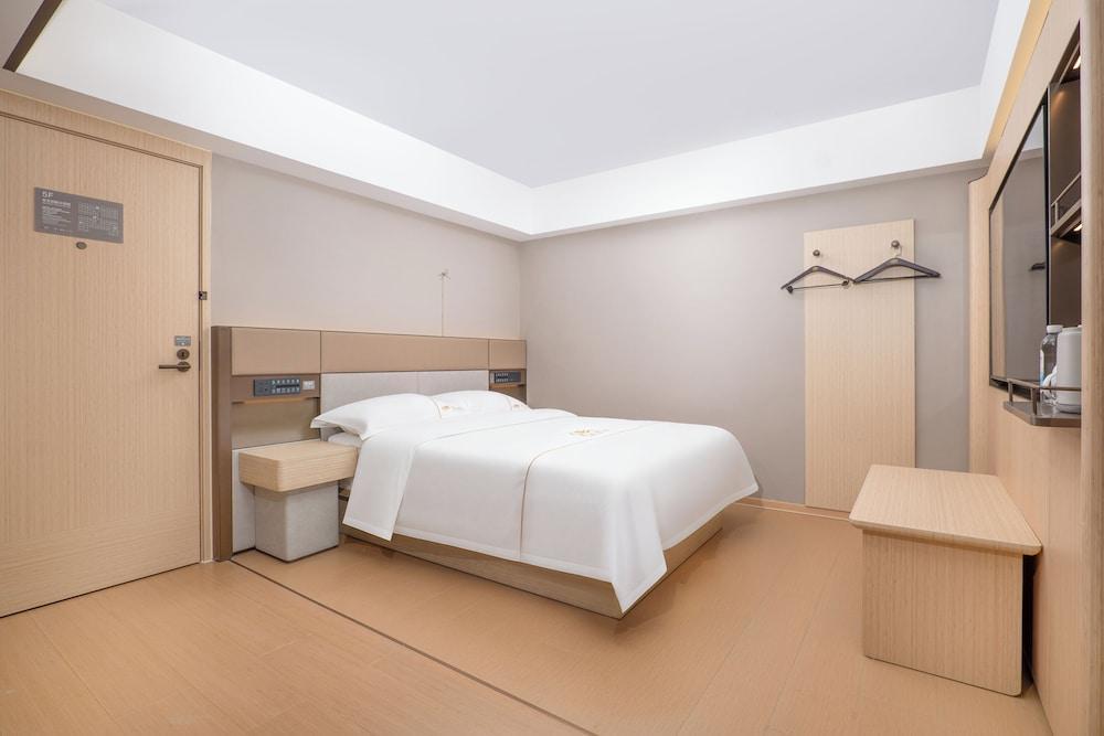 Junshan Hotel Room Type - Classic Room, Ensuite