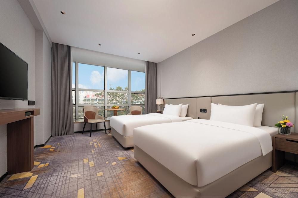 Liuhua Hotel Room Type - Superior Non smoking Twin Bed Room
