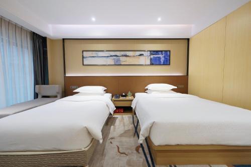 Landmark International Hotel Room Type - Business Twin Room