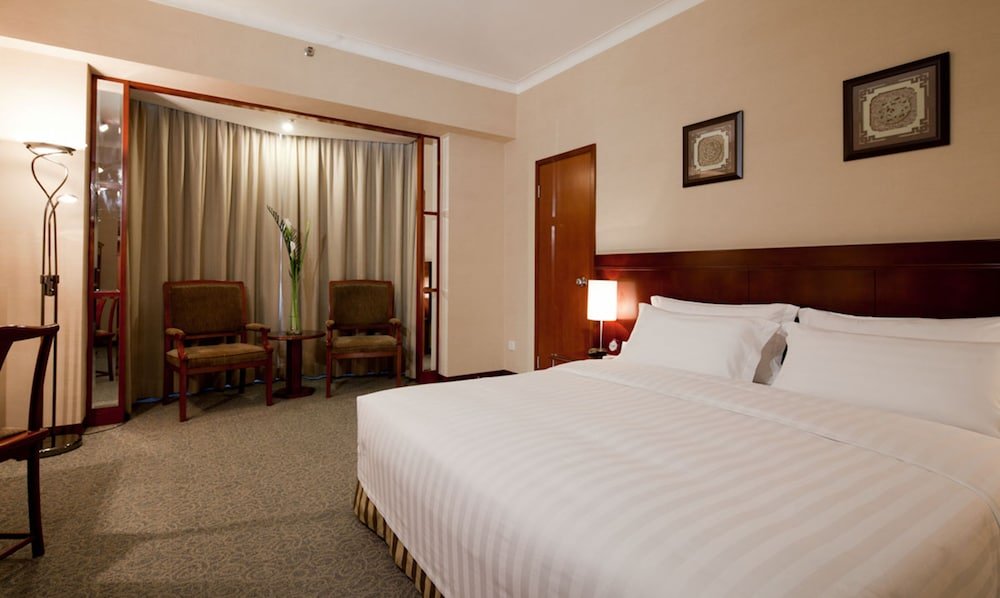 Rosedale Hotel and Suites Guangzhou Room Type - Executive Suite