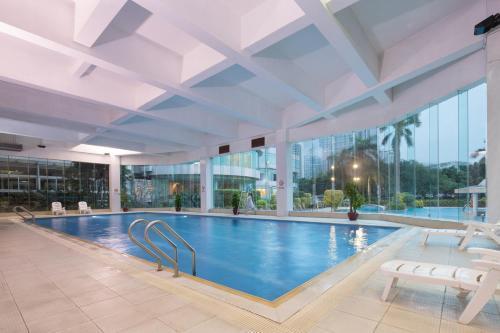 Ramada by Wyndham Pearl Guangzhou - Tap to explore photos