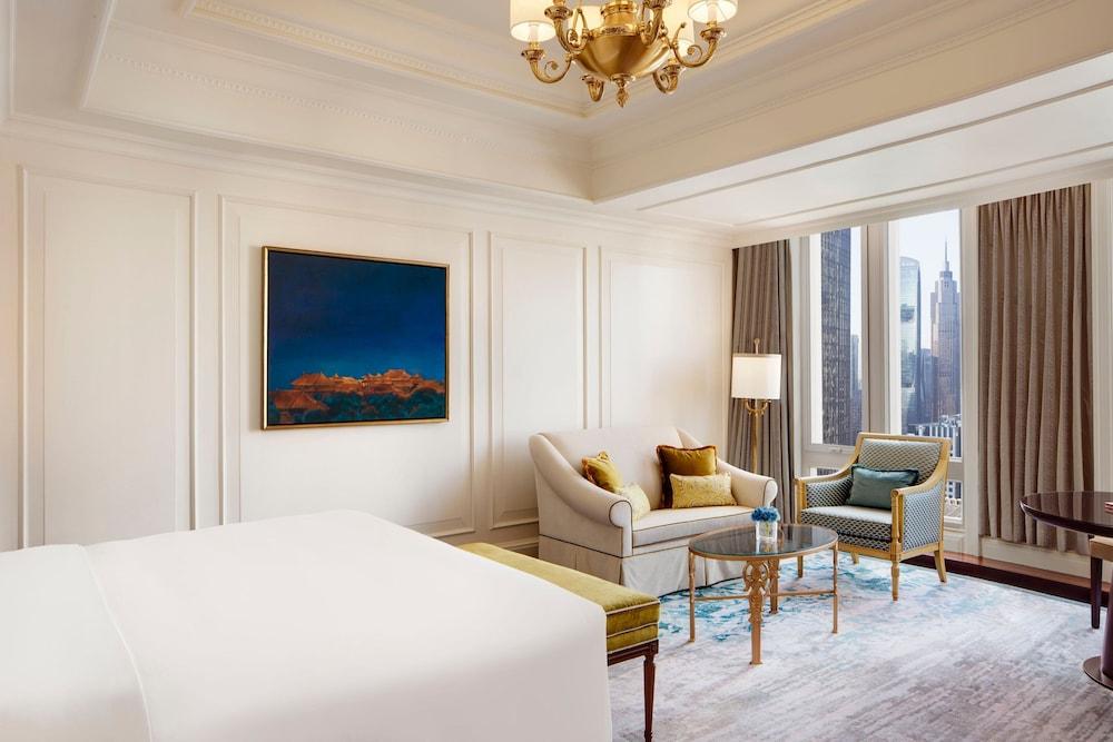 The Ritz-Carlton, Guangzhou Room Type - Club Room, 1 King Bed, Smoking, City View The Ritz-Carlton, Guangzhou Room Type - Club Room, 1 King Bed, Smoking, City View