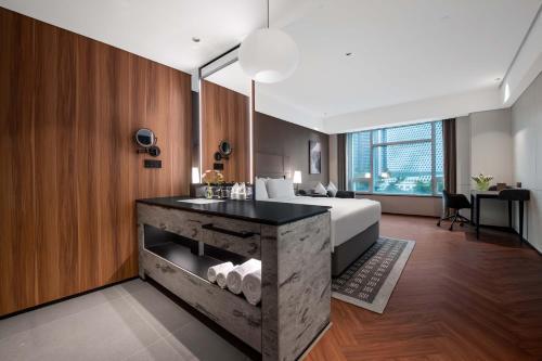 Intercity Guangzhou East Railway Station Hotel - Tap to explore photos
