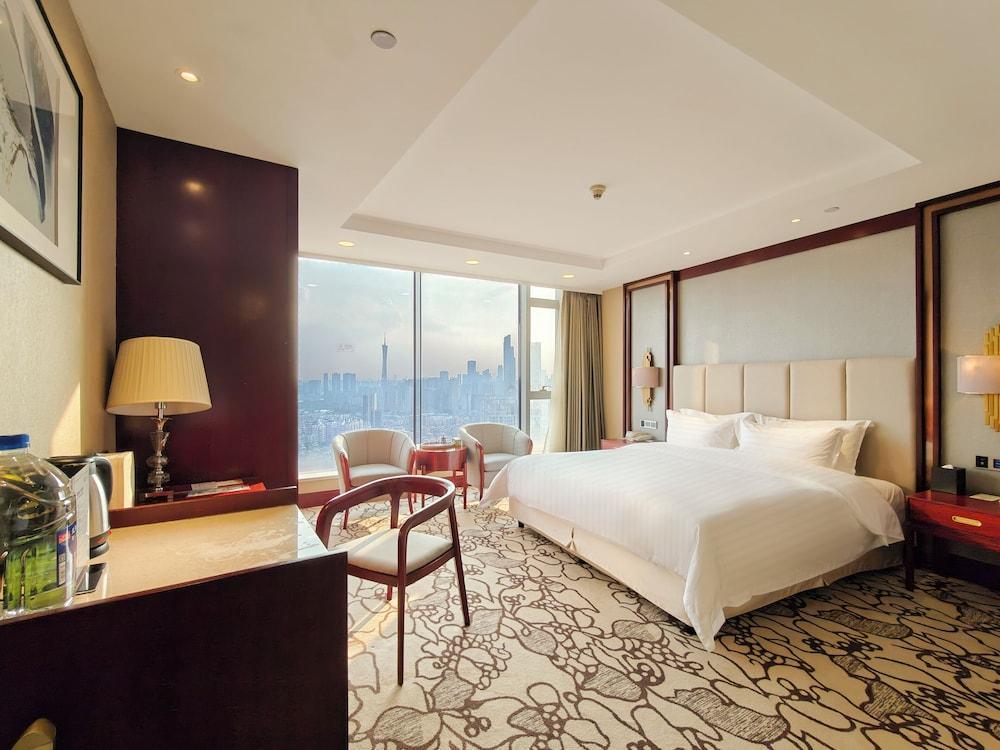 Soluxe Hotel Guangzhou Room Type - Deluxe Canton Tower River View King Bed Room Soluxe Hotel Guangzhou Room Type - Deluxe Canton Tower River View King Bed Room