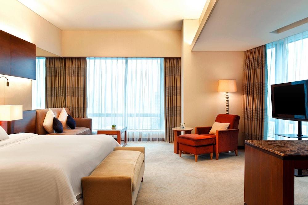 The Westin Guangzhou Room Type - Club Room, 1 King Bed, City View