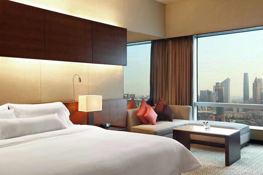 The Westin Guangzhou Room Type - Room, 1 King Bed, City View