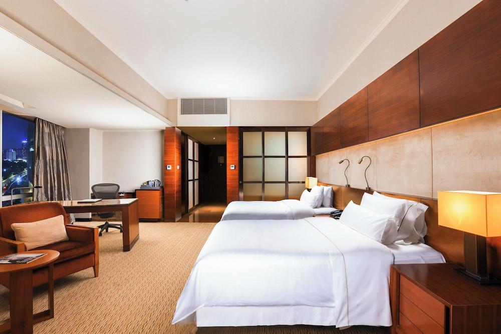The Westin Guangzhou - Tap to explore photos