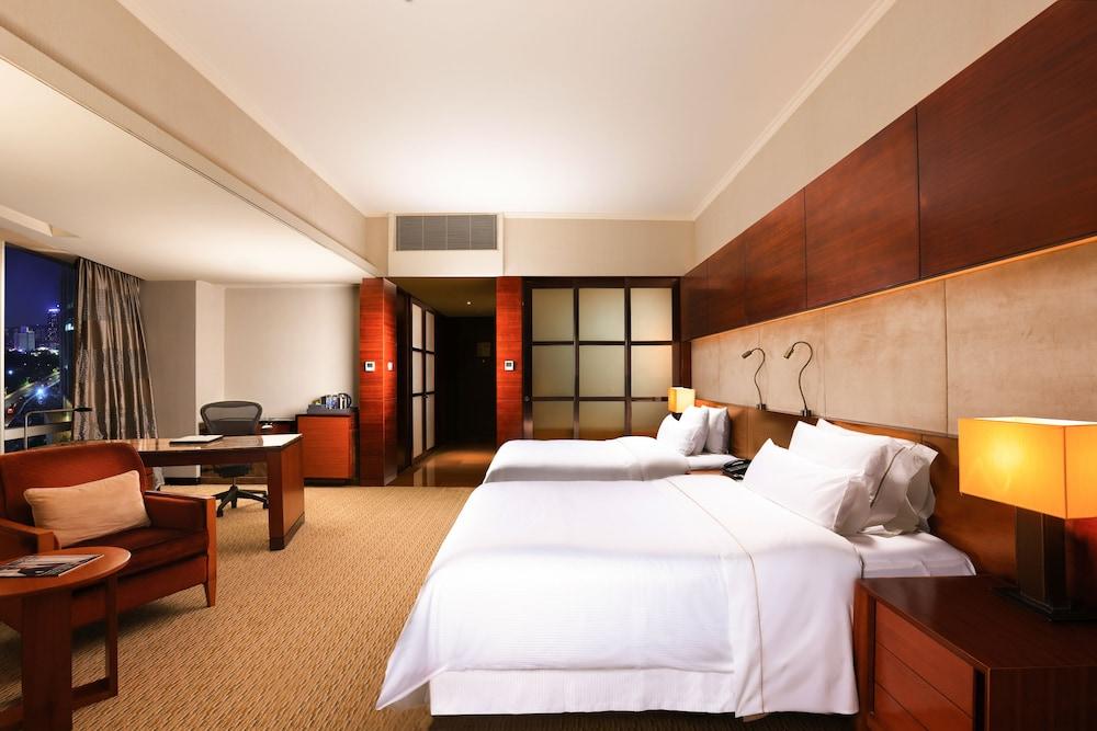 The Westin Guangzhou Room Type - Club Room, 2 Twin Beds, City View The Westin Guangzhou Room Type - Club Room, 2 Twin Beds, City View