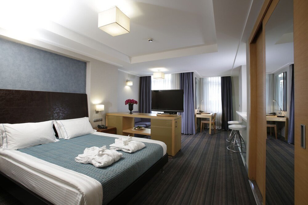 Housez Suites and Apartments - Special Class Room Type - Superior Suite