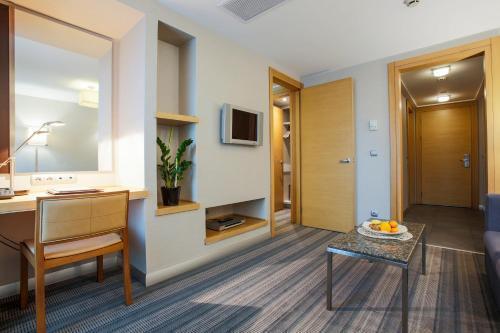 Housez Suites and Apartments - Special Class - Tap to explore photos