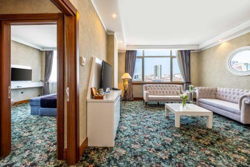 Elite Hotel Dragos - Tap to explore photos