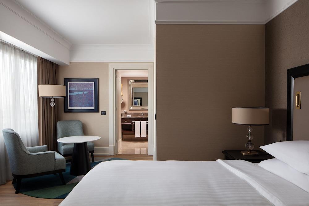 Istanbul Marriott Hotel Pendik Room Type - Deluxe Room, 1 King Bed, City View
